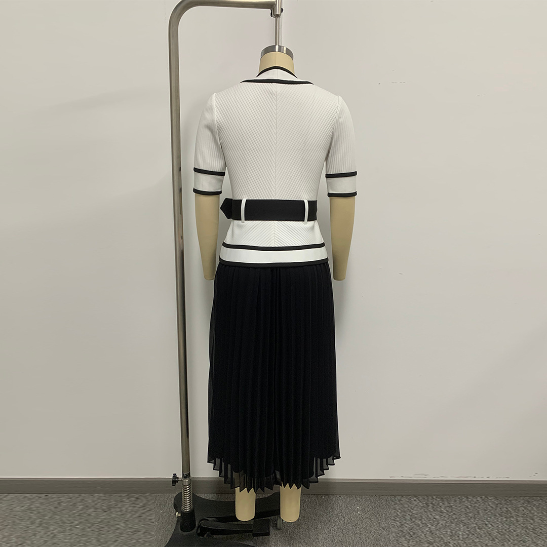 Sexy V-hals Knopen Getailleerd - Vintage Fashion Exhibition recensie en prijs